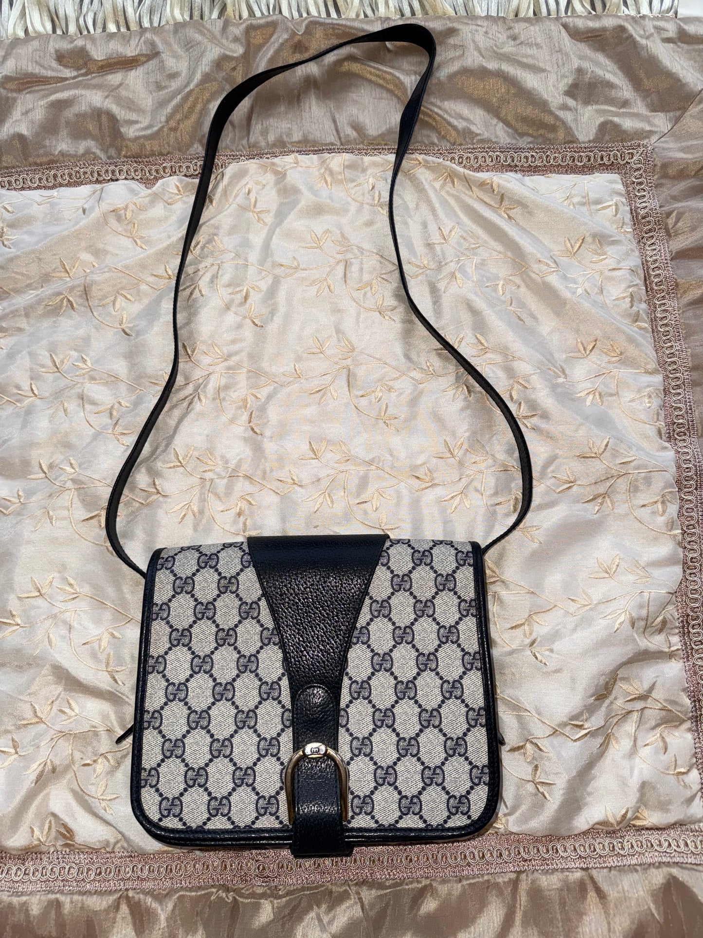 Vintage Gucci GG Supreme Crossbody Bag