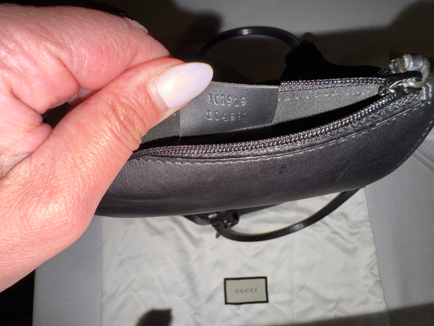 Gucci Swing Leather Bucket Tote