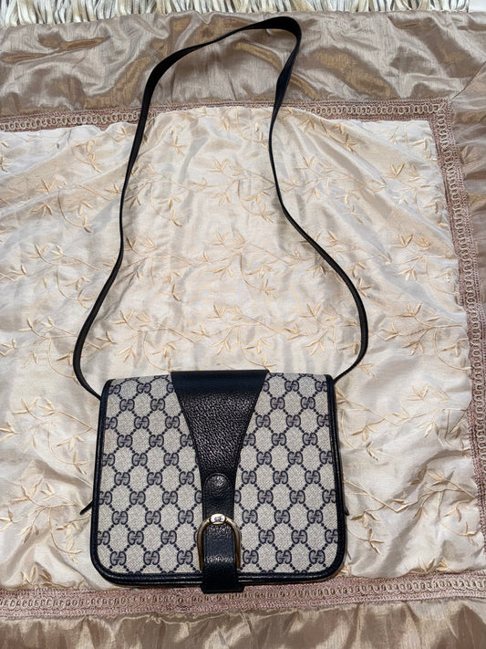 Vintage Gucci GG Supreme Crossbody Bag