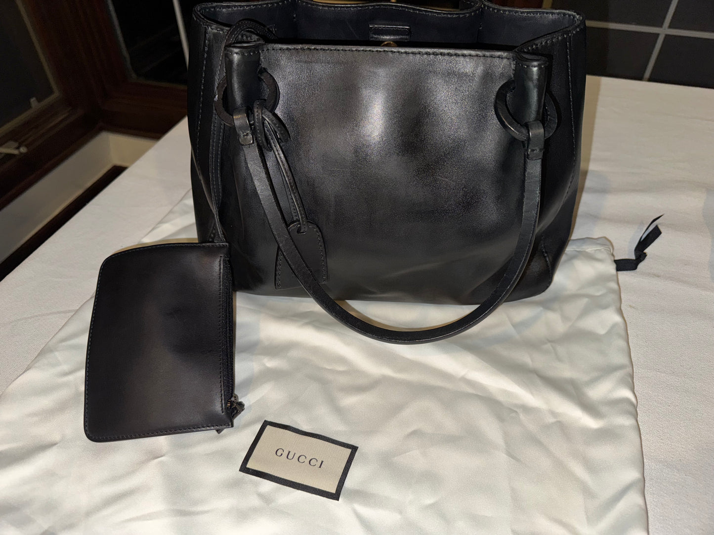 Gucci Swing Leather Bucket Tote
