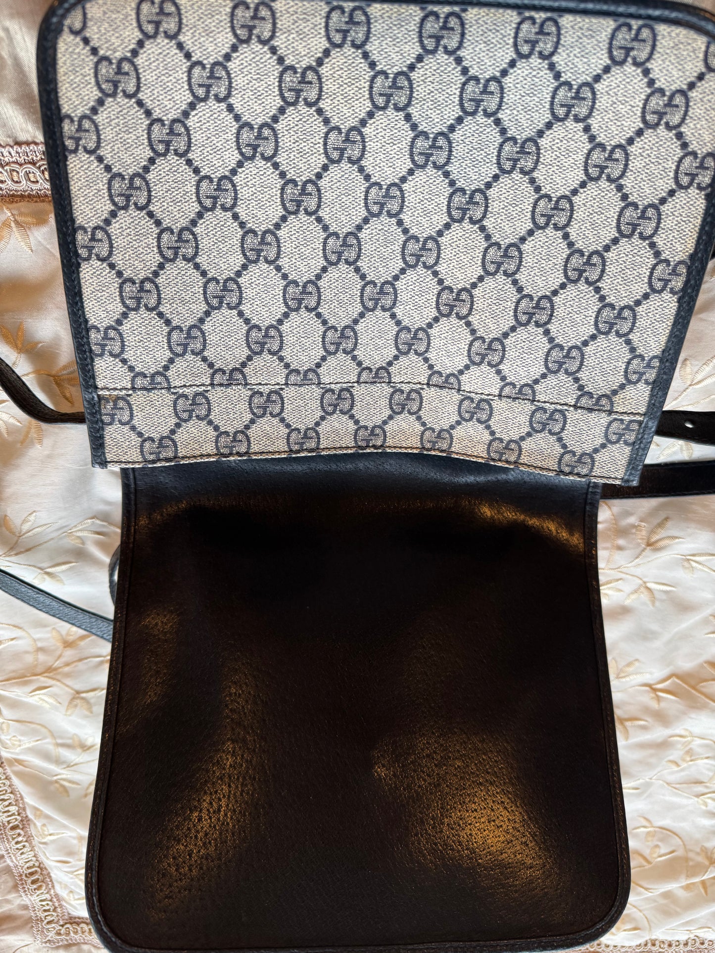 Vintage Gucci GG Supreme Crossbody Bag